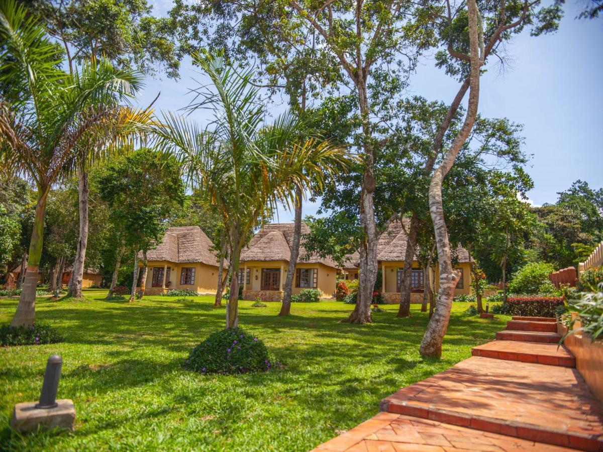 Brovad Sands Lodge Kalangala Exterior foto