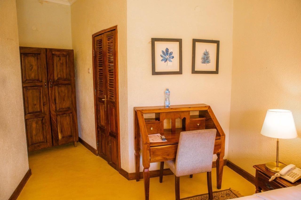 Brovad Sands Lodge Kalangala Exterior foto